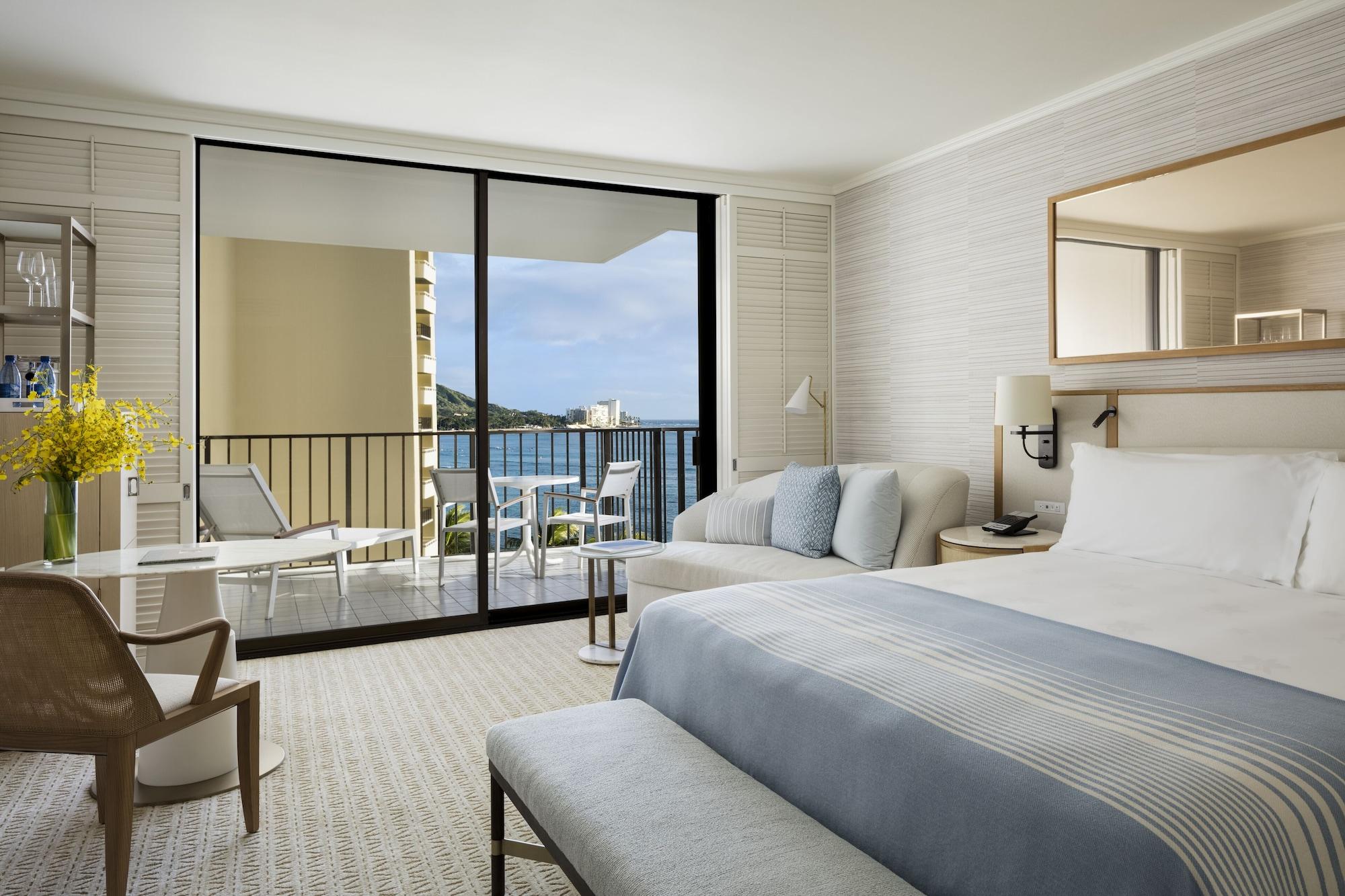 Halekulani - No Resort Fee Honolulu Exterior photo A guest room at the Four Seasons Resort Maui
