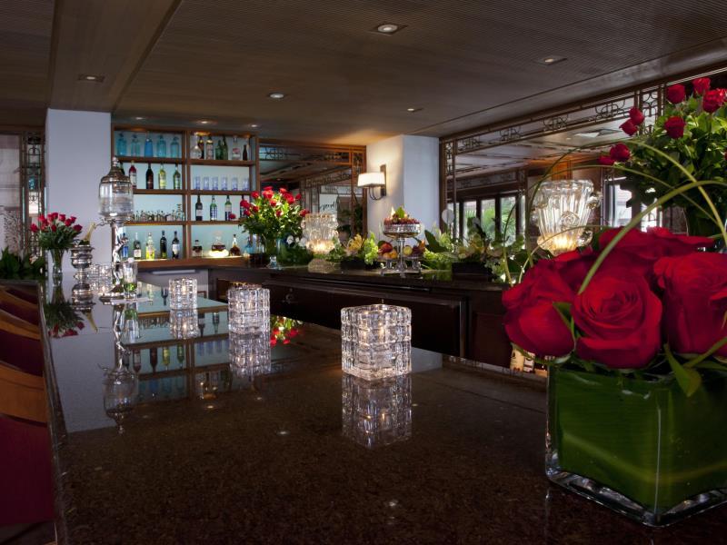 Halekulani - No Resort Fee Honolulu Exterior photo The bar at the Mandarin Oriental, Washington DC