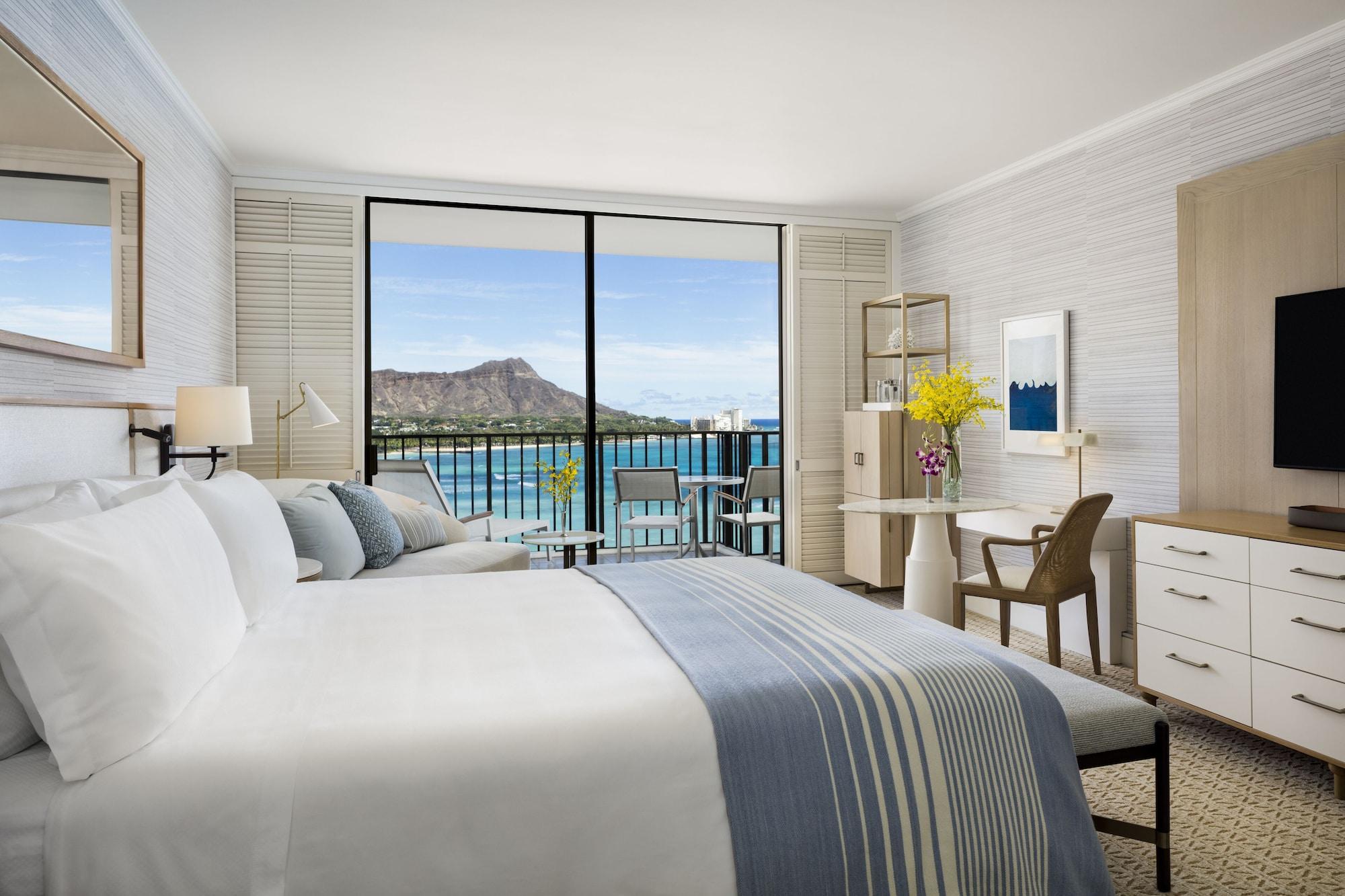 Halekulani - No Resort Fee Honolulu Exterior photo A bedroom at the Four Seasons Resort Maui