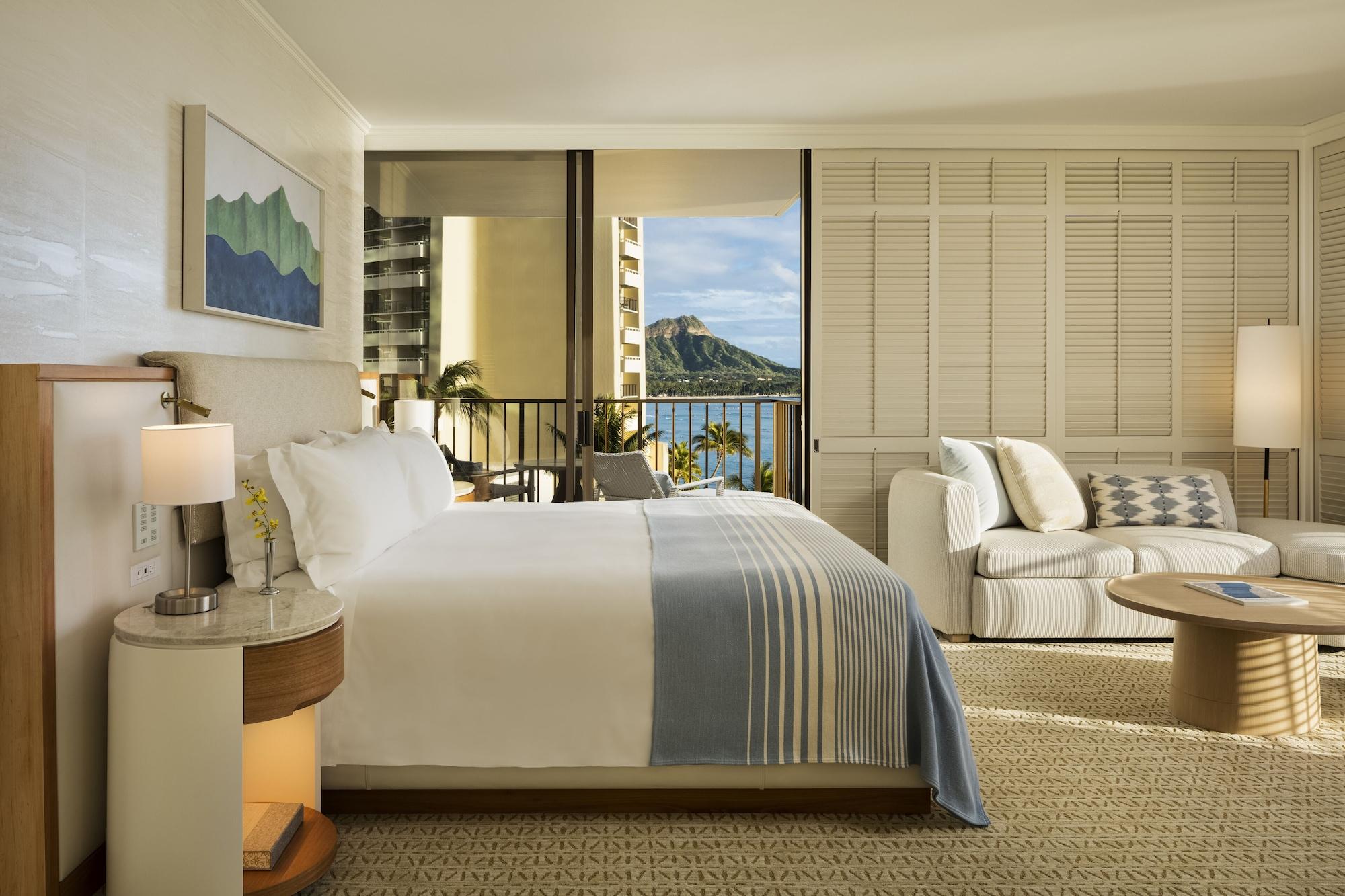 Halekulani - No Resort Fee Honolulu Exterior photo A guest room at the Four Seasons Resort Maui
