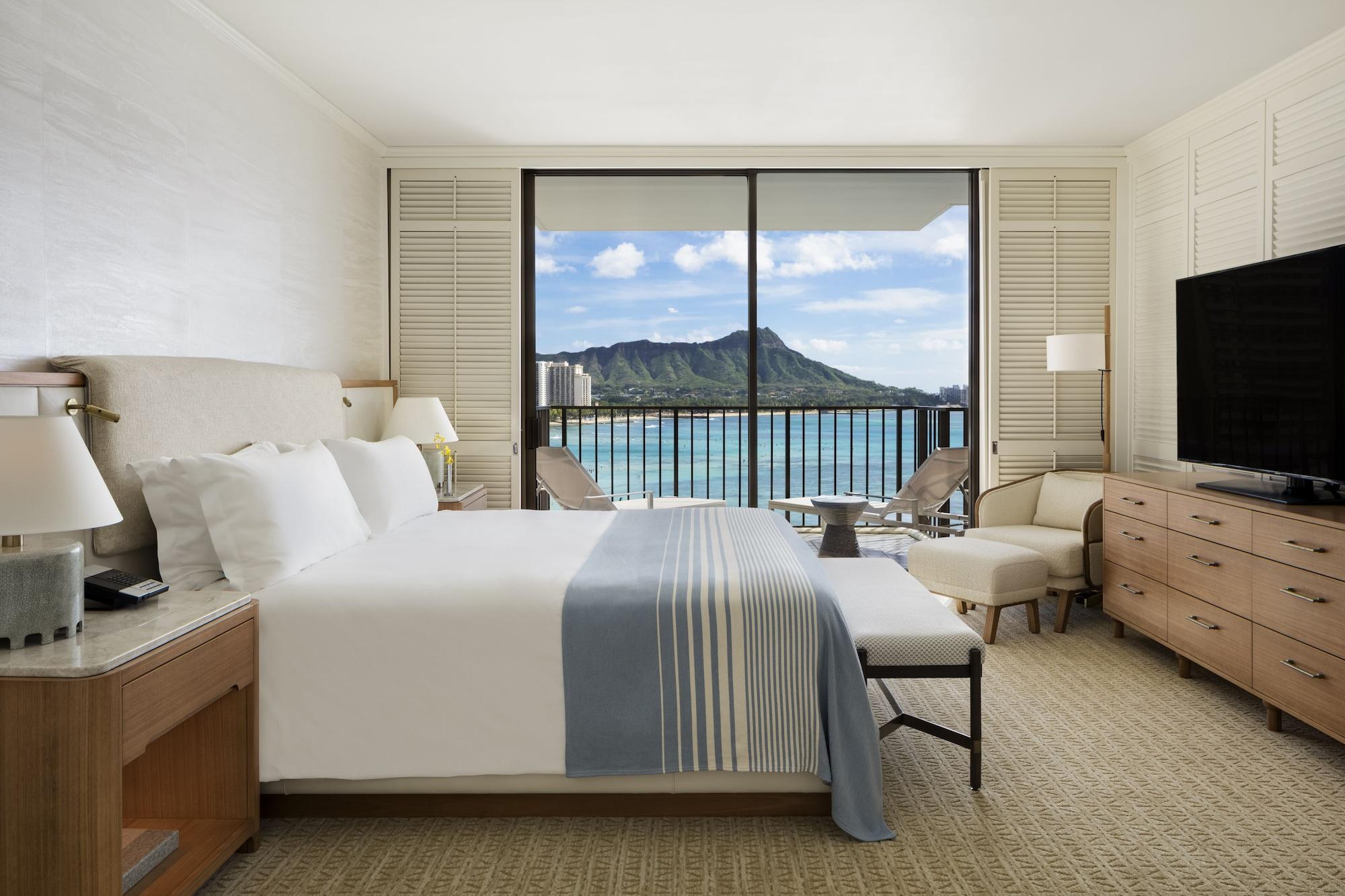 Halekulani - No Resort Fee Honolulu Exterior photo A bedroom at the Halekulani