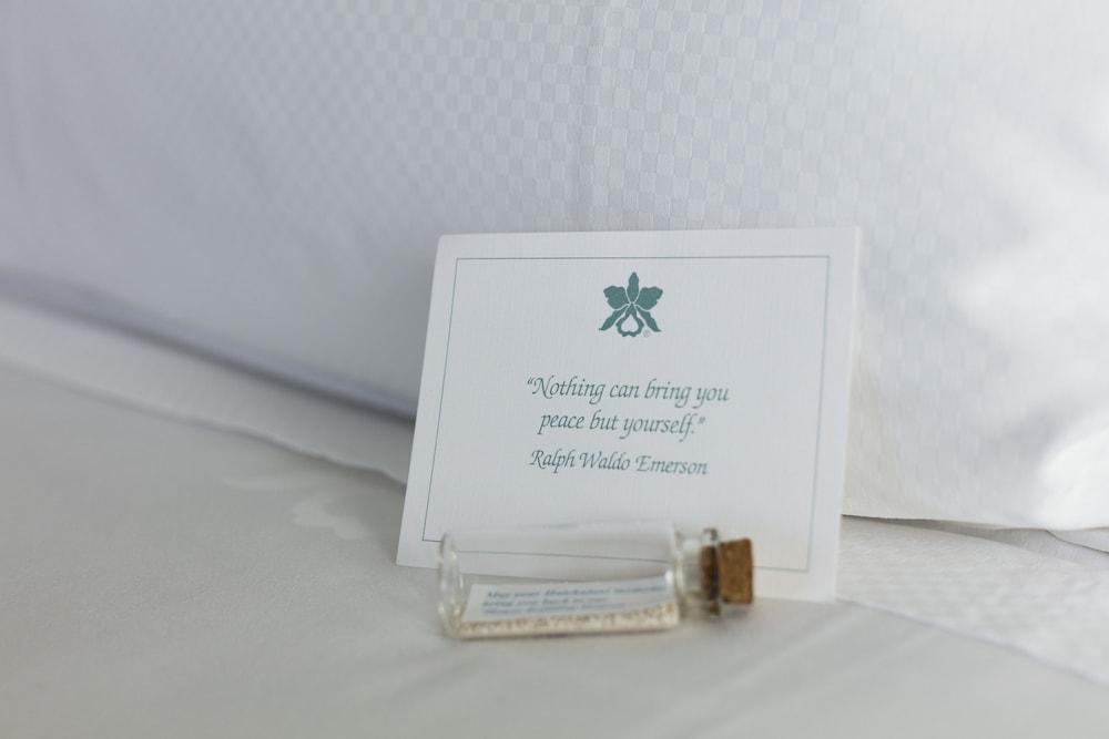 Halekulani - No Resort Fee Honolulu Exterior photo A vial of holy water