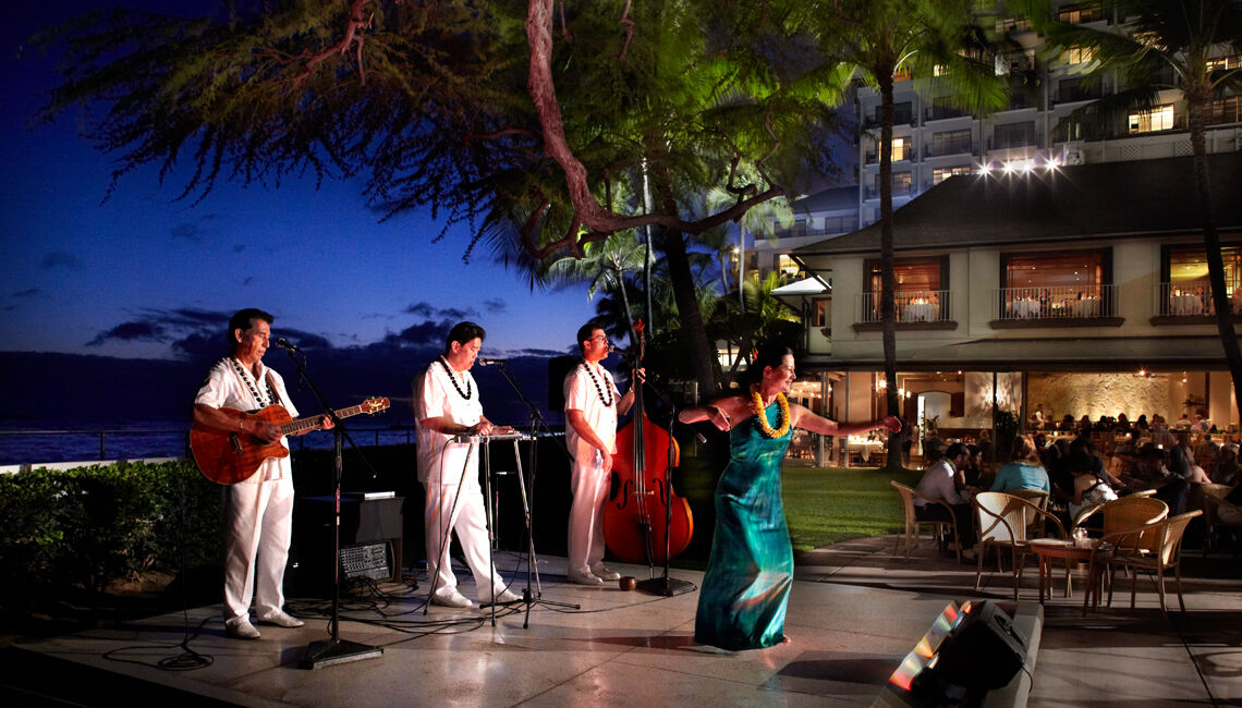 Halekulani - No Resort Fee Honolulu Exterior photo Luau at the Fairmont Kea Lani, Kona, Hawaii