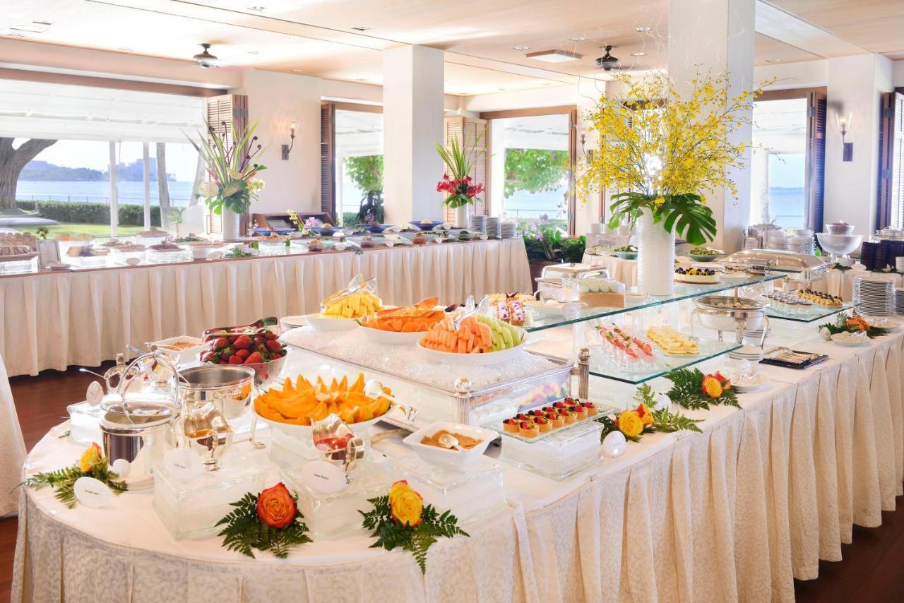 Halekulani - No Resort Fee Honolulu Exterior photo A buffet