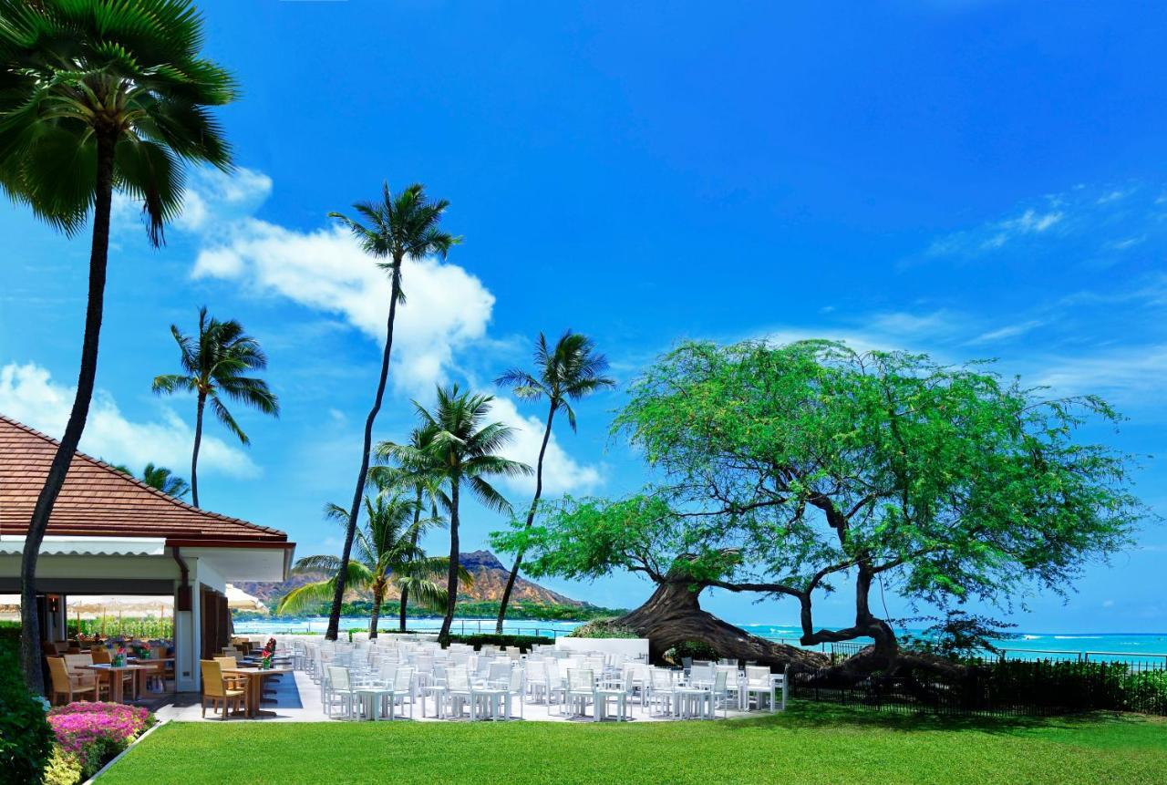 Halekulani - No Resort Fee Honolulu Exterior photo A view of the beach at the Four Seasons Resort